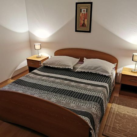 Apartmani Prova Тисно Екстериор снимка