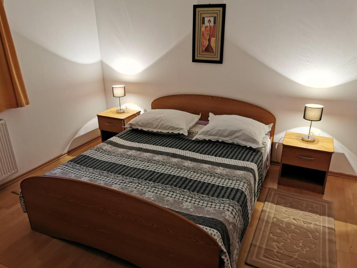 Apartmani Prova Тисно Екстериор снимка