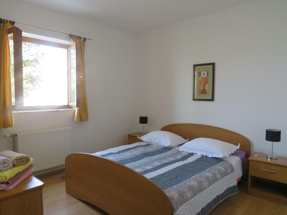 Apartmani Prova Тисно Екстериор снимка