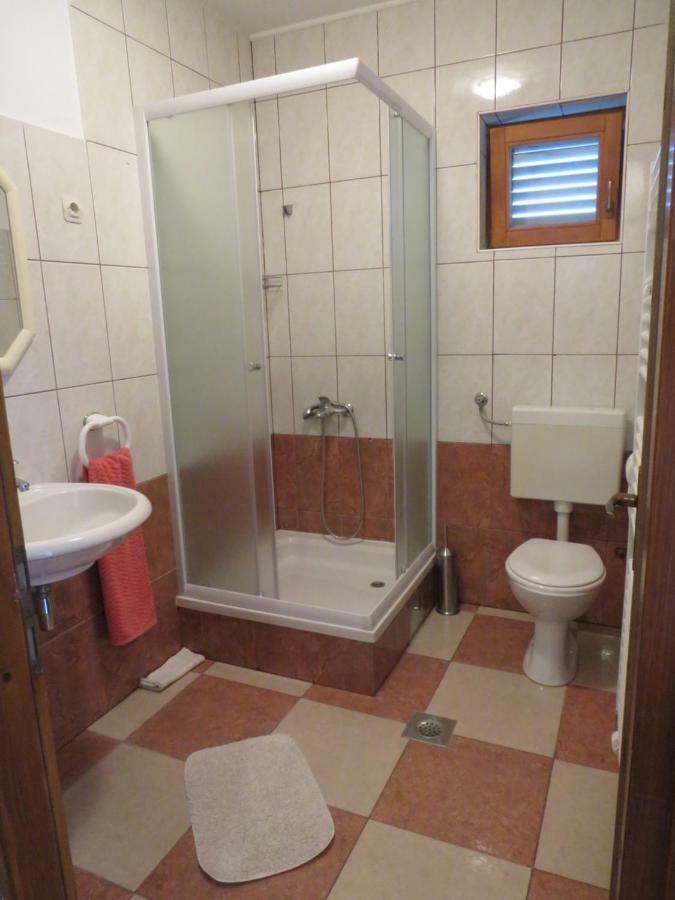 Apartmani Prova Тисно Екстериор снимка